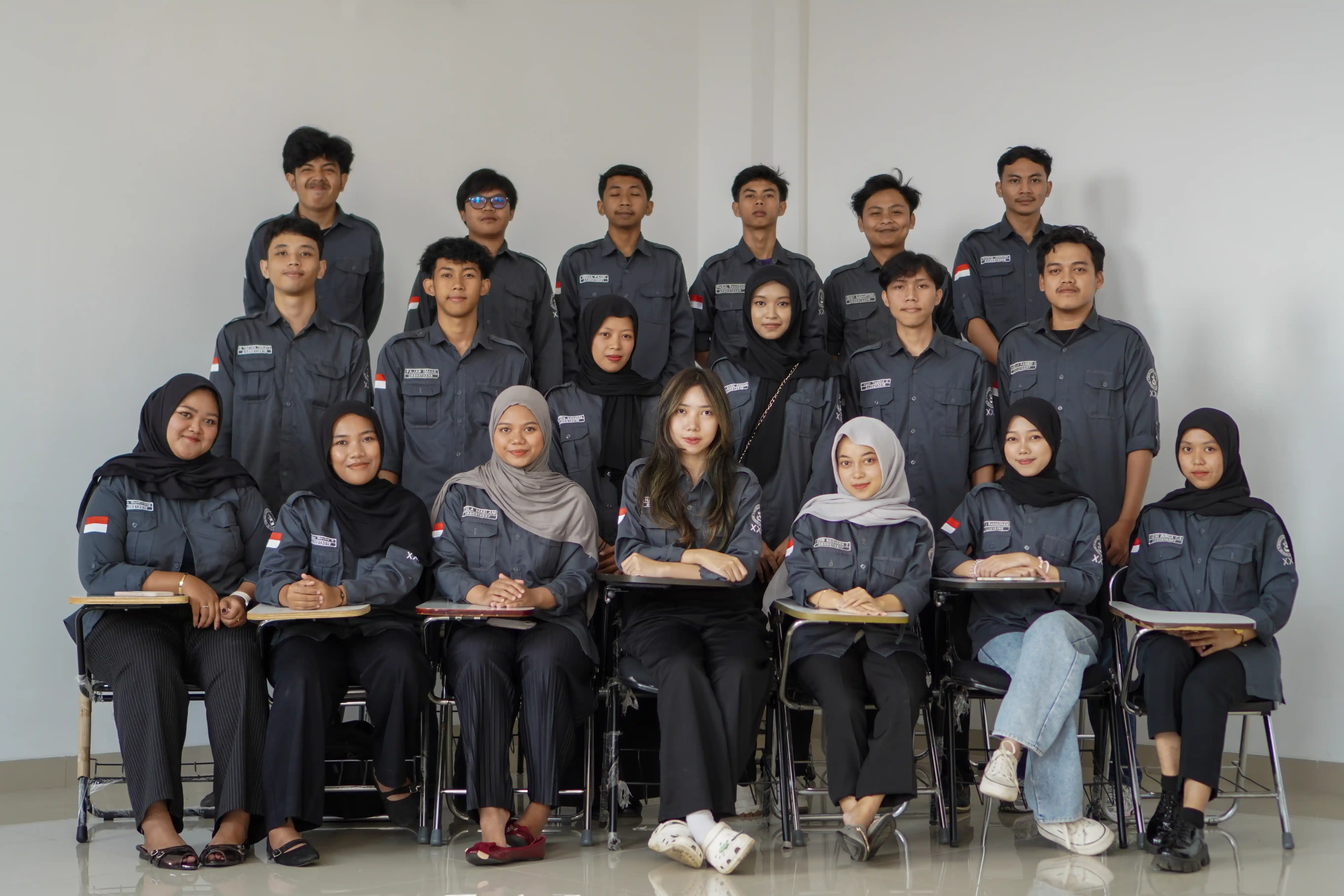 Suasana Kampus Universitas Mayasari Bakti – gedung modern dengan mahasiswa aktif