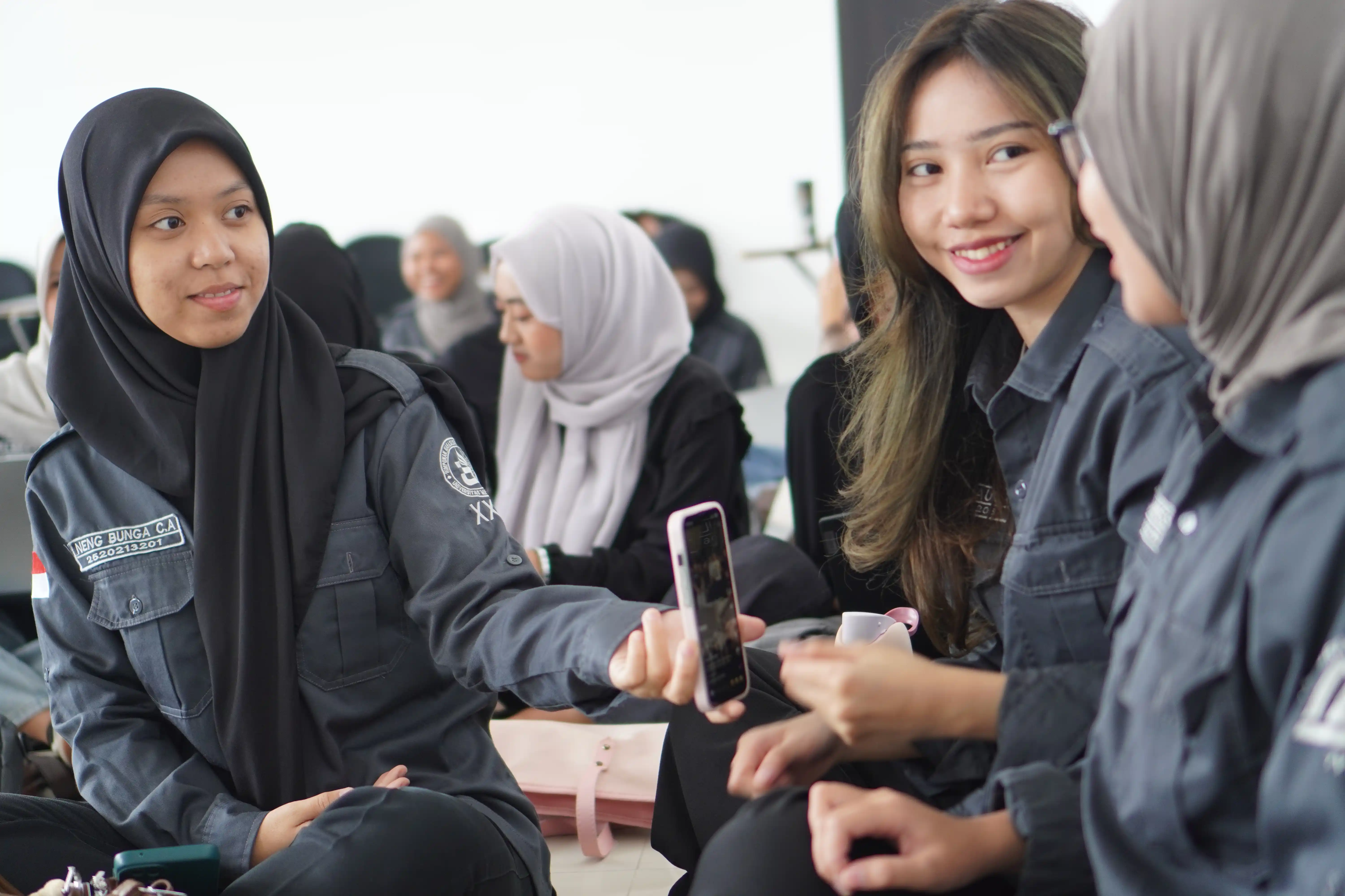 Kolaborasi Mahasiswa Bisnis Digital – kerja sama dalam proyek dan inovasi digital